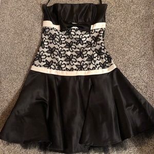 Jessica McClintock Gunne Sax cocktail dress